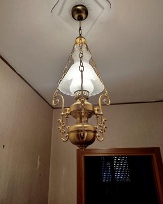 Lampadario a sospensione in ottone stile lume a pe