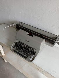 Macchina per scrivere anni 70