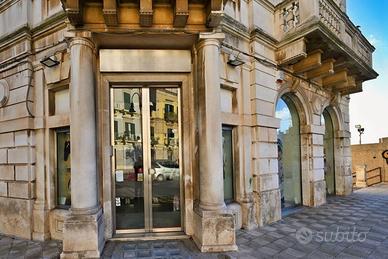 Negozio a Putignano, 1 locali