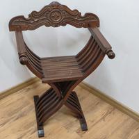 Sedia Fiorentina Savonarola, Noce Intagliata a man