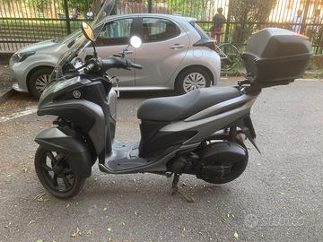 scooter Yamaha 125 tre ruote