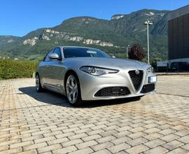 Alfa Romeo Giulia 2.2 executive 160 cv
