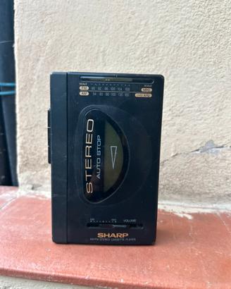 Walkman Sharp con casette e radio am/fm