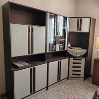 Parete soggiorno vintage anni ’70-’80 con vetrina