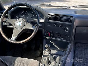 BMW 320i sei cilindri