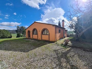 VILLETTA INDIPENDENTE IN CAMPAGNA