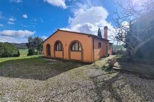 VILLETTA INDIPENDENTE IN CAMPAGNA