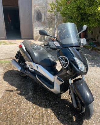 Yamaha Xmax