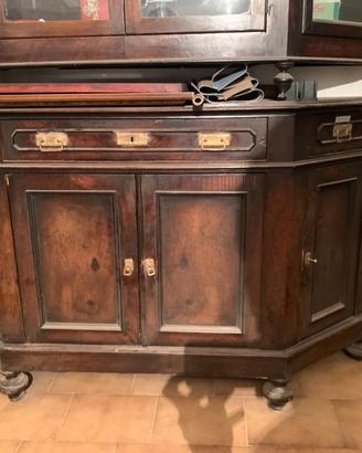 credenza scantonata con vetrina '900