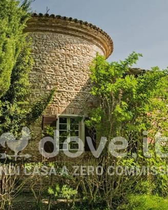 Villa di 1405 m² con più di 5 locali e box auto a 