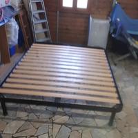lettiera matrimoniale doghe in legno 