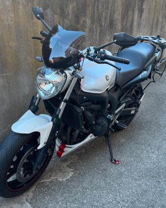 Yamaha FZ6 S2 + 2 set valigie + Accessori