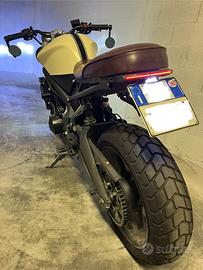 Triumph 675 cafe race