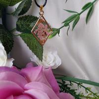 Collana in resina