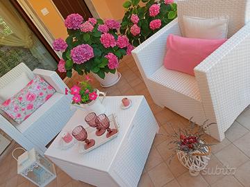 set divano, poltroncine, tavolino 