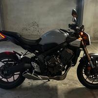 Honda CB650 R e-Clutch 2025 pari al nuovo