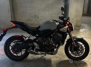 Honda CB650 R e-Clutch 2025 pari al nuovo