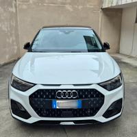 Audi A1 allstreet 30Tfsi Stronic Identity contrast