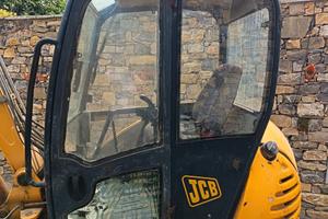 JCB 52 quintali – 2.820 ore – 4 benne + martellone