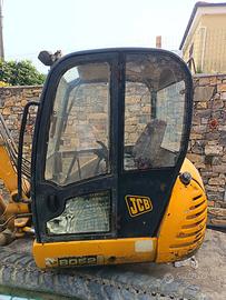 JCB 52 quintali – 2.820 ore – 4 benne + martellone