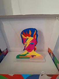 marco lodola, statuetta in plexiglass bowie 