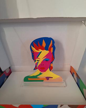 marco lodola, statuetta in plexiglass bowie 