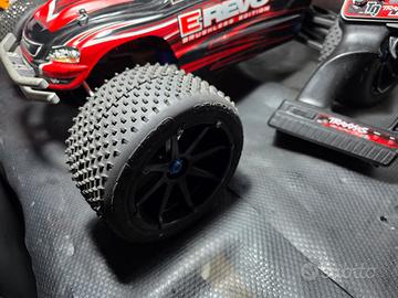 Monster truck Traxxas E-revo 1/8 brushless