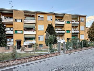 3 LOCALI A GUASTALLA