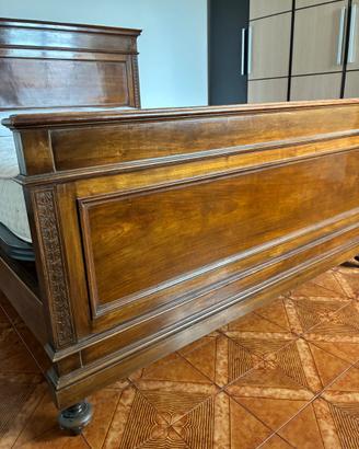 Letto legno antico