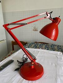 Lampada rossa Naska Louis da tavolo