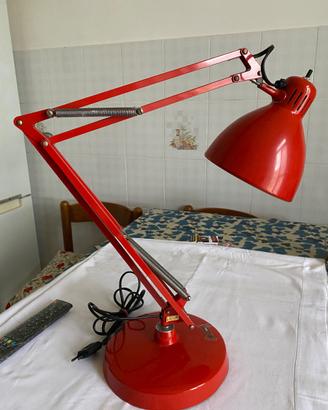 Lampada rossa Naska Louis da tavolo
