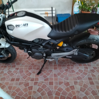 Monster 696