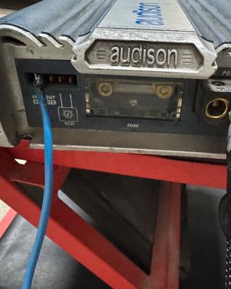 Amplificatore Audison e steg 310.2