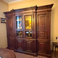 Elegante credenza/vetrina in legno massello