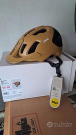 Casco Poc Axion race mips