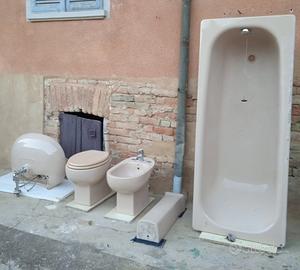 Bagno completo rosa anni 70