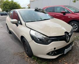 Renault Clio 1.5 Dci Incidentata