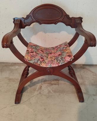 Sedia vintage in legno