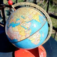 Mappamondo in latta vintage