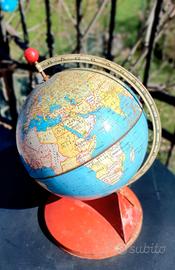 Mappamondo in latta vintage