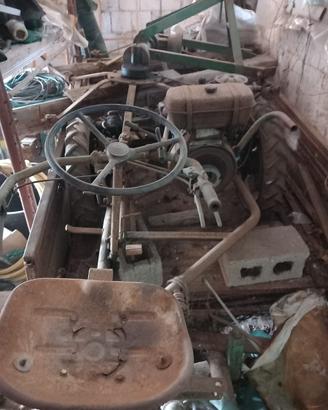 Vecchi Atrezzi agricoli, bcs, imballatrice, ecc