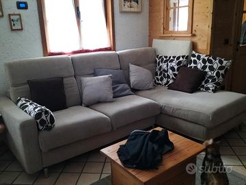 divano con chaise longue