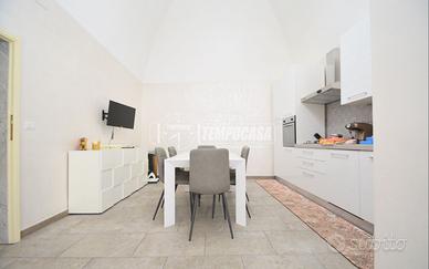 Soluzione indipendente angolare in buono stato. AR