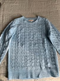 Maglione celeste a trecce