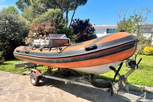Gommone completo di carrello e motore