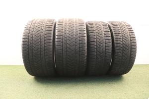 Gomme Pirelli Sottozero 245 30 20 305 30 20 Invern