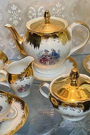 Piatti e tazze di porcellana