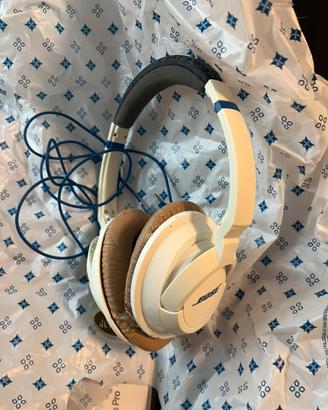 Cuffie Bose con cuscinetti da cambiare.