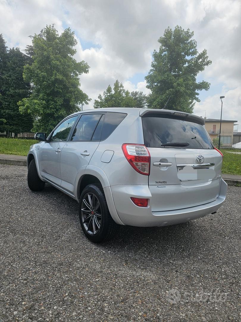 Toyota Rav4 2010 photo 2