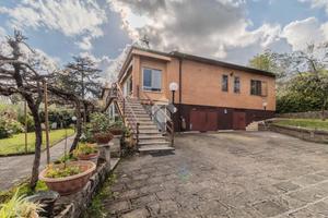 VILLA SINGOLA A SUTRI